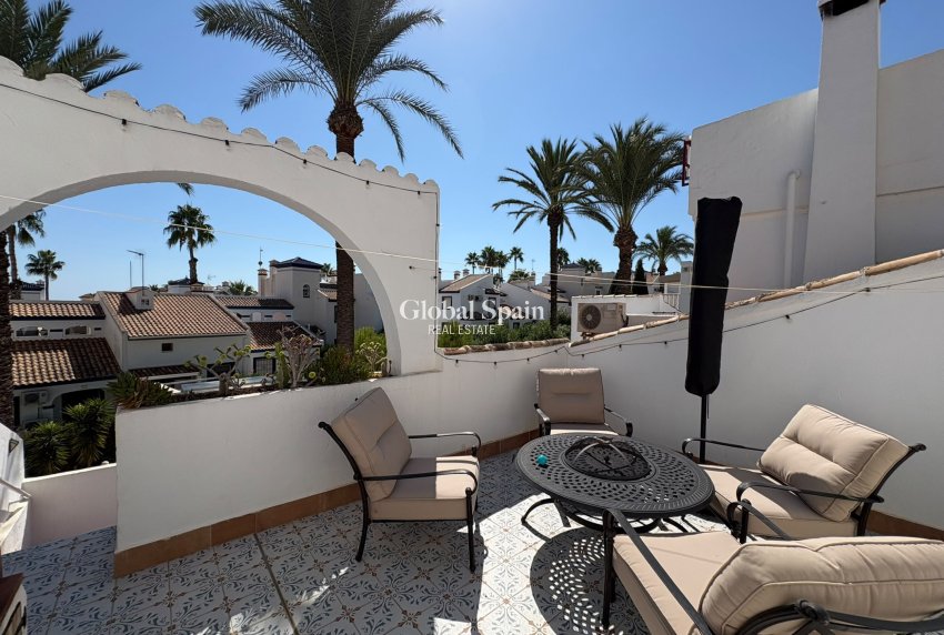 Revente - VILLA -
VILLAMARTÍN - Costa Blanca
