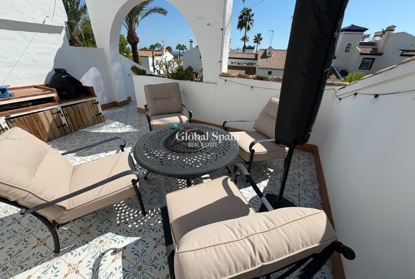 Revente - VILLA -
VILLAMARTÍN - Costa Blanca