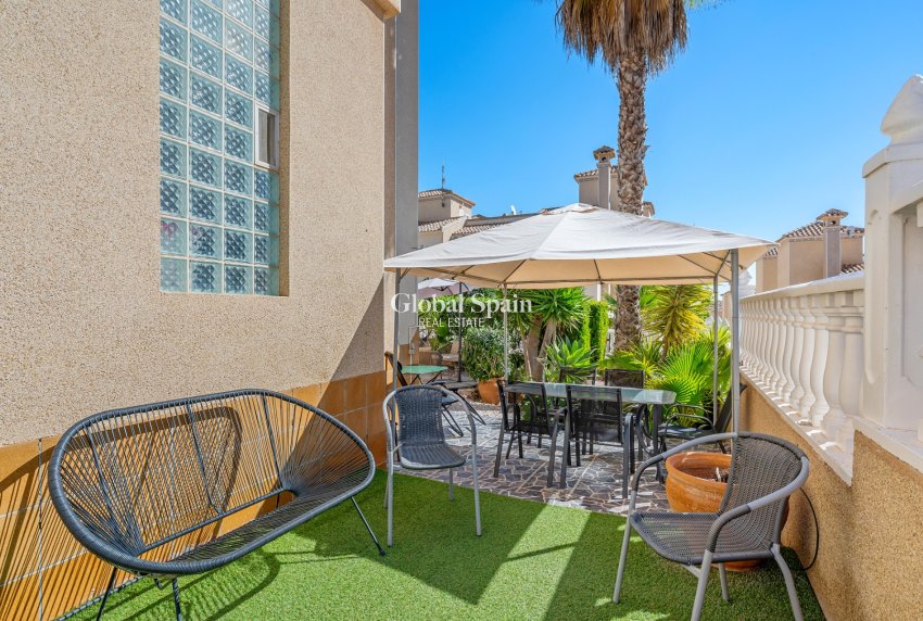 Revente - VILLA -
VILLAMARTÍN - Costa Blanca