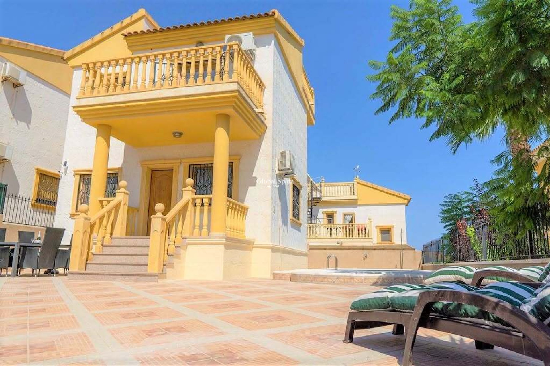 Revente - VILLA -
VILLAMARTÍN - Las Filipinas