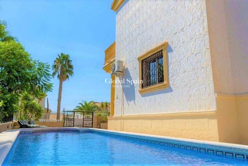 Revente - VILLA -
VILLAMARTÍN - Las Filipinas