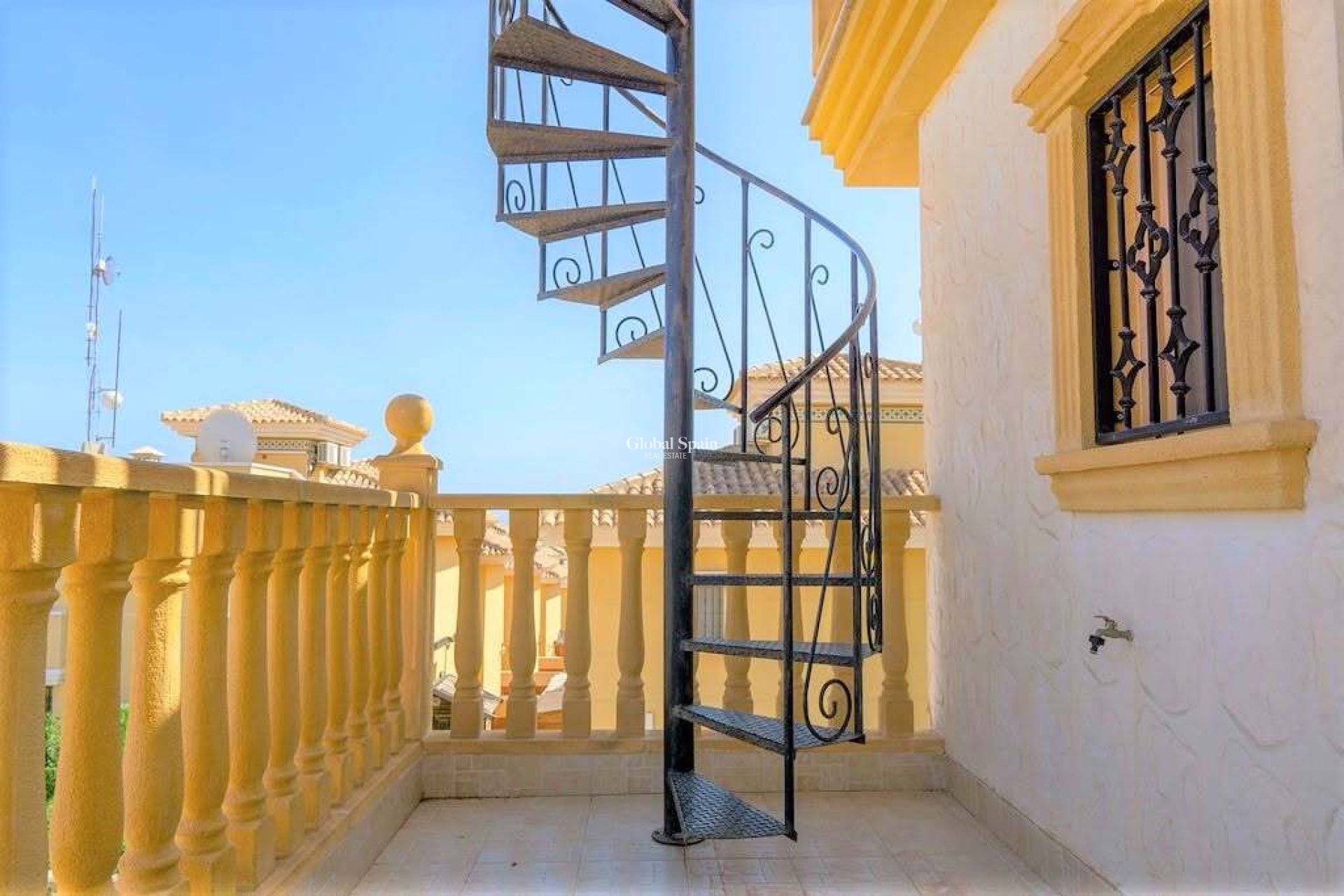 Revente - VILLA -
VILLAMARTÍN - Las Filipinas