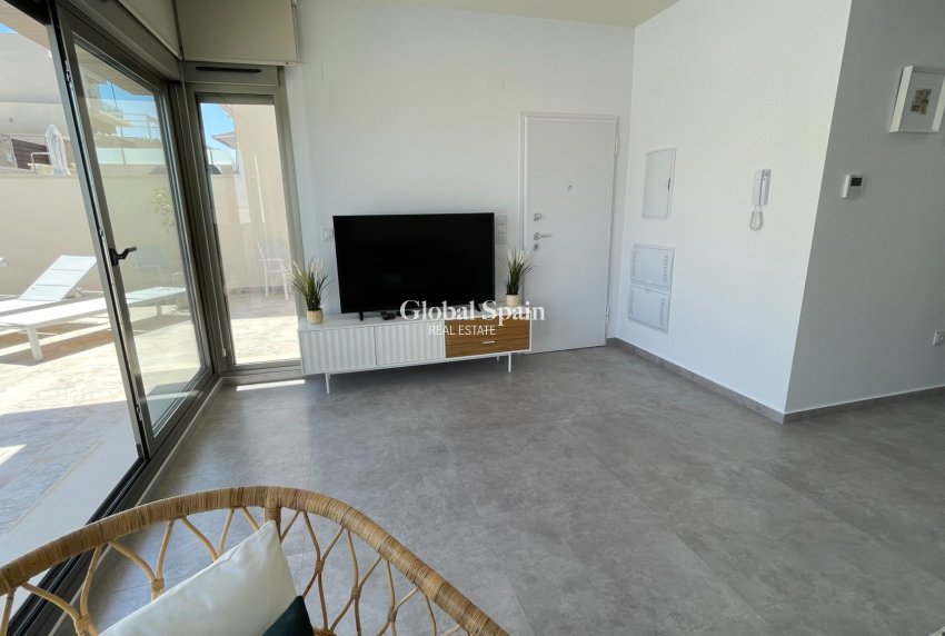 Revente - VILLA -
VILLAMARTÍN - Villamartin