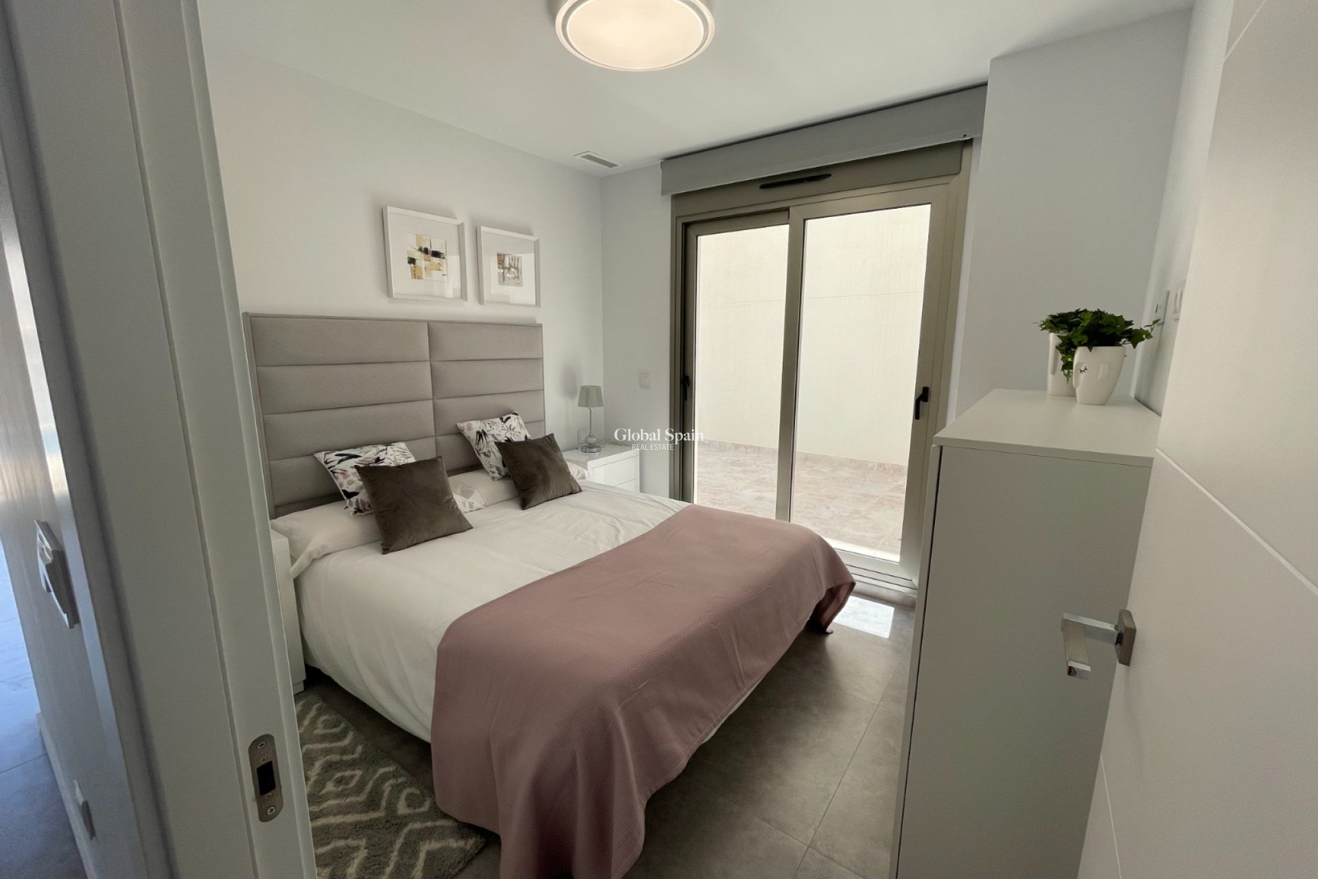 Revente - VILLA -
VILLAMARTÍN - Villamartin