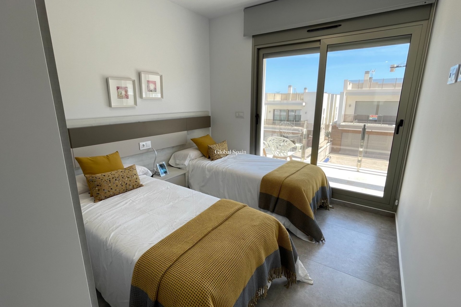 Revente - VILLA -
VILLAMARTÍN - Villamartin