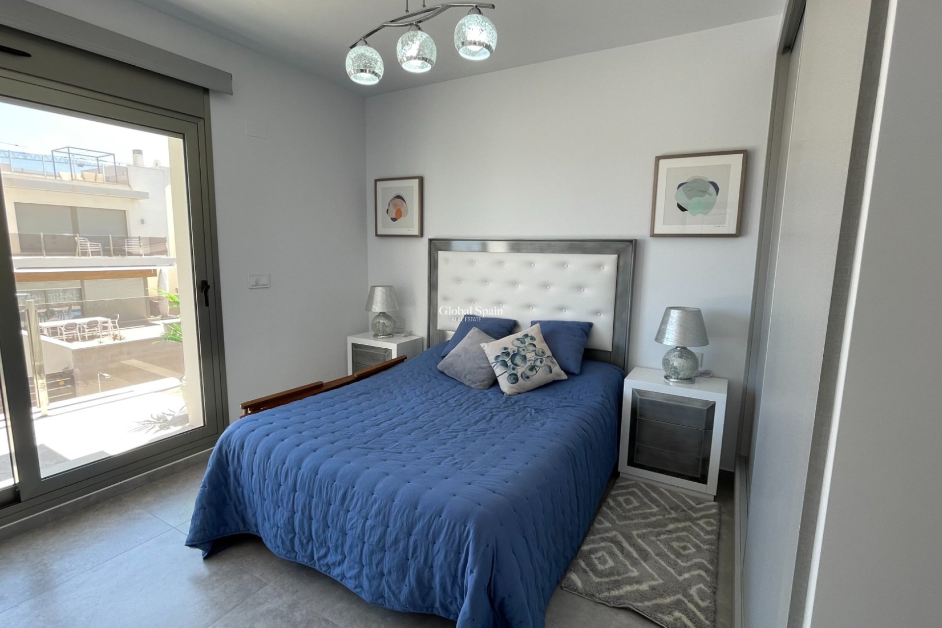 Revente - VILLA -
VILLAMARTÍN - Villamartin