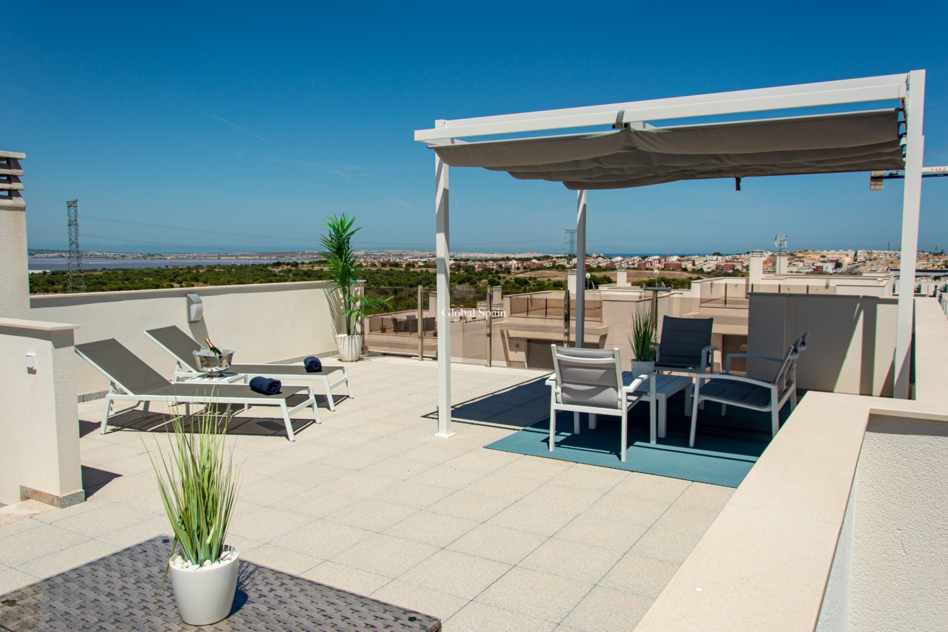 Revente - VILLA -
VILLAMARTÍN - Villamartin