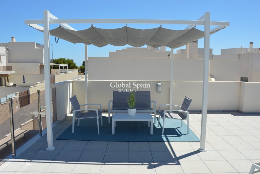 Revente - VILLA -
VILLAMARTÍN - Villamartin