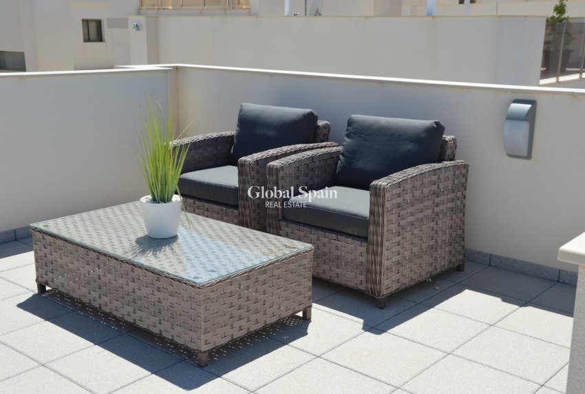 Revente - VILLA -
VILLAMARTÍN - Villamartin