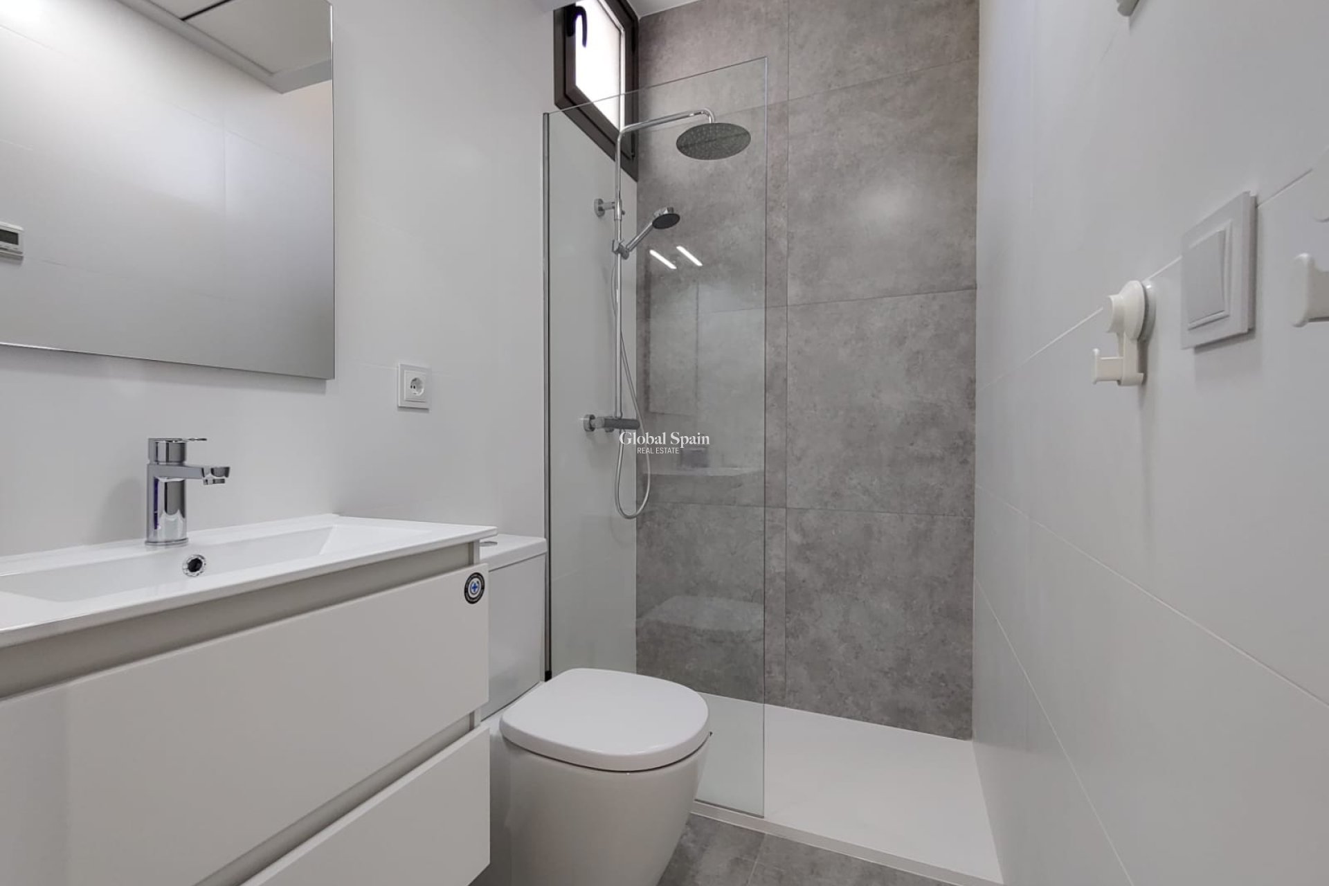 Revente - VILLA -
VILLAMARTÍN - Villamartin