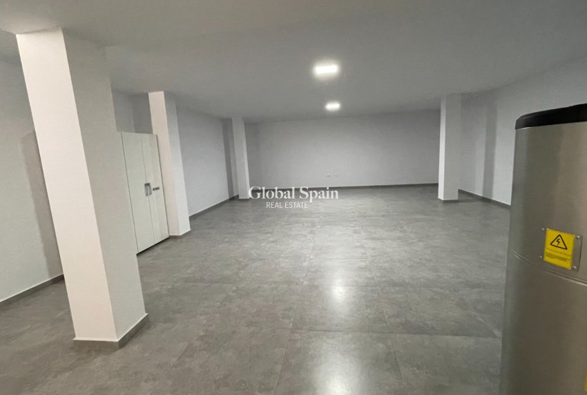 Revente - VILLA -
VILLAMARTÍN - Villamartin
