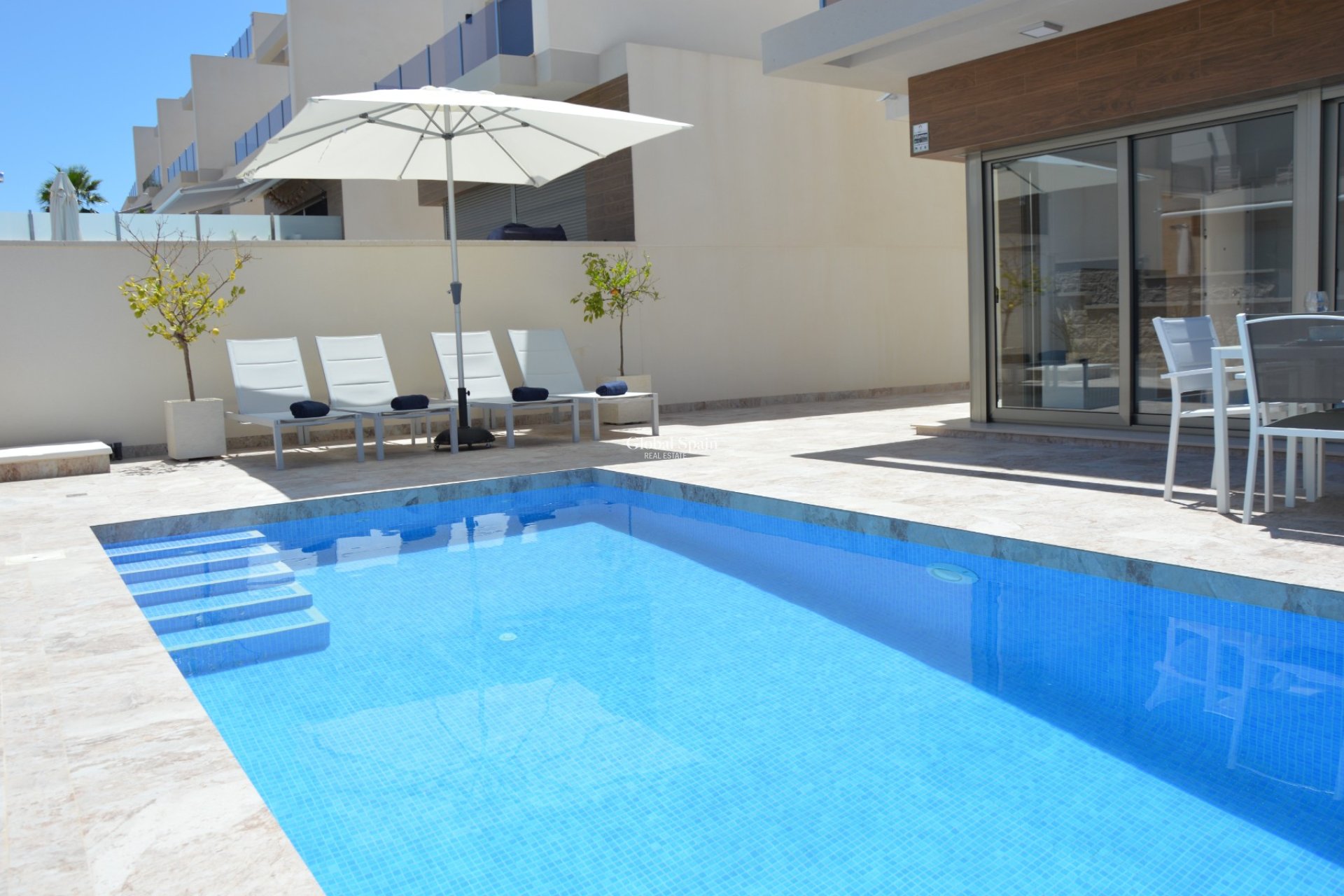 Revente - VILLA -
VILLAMARTÍN - Villamartin