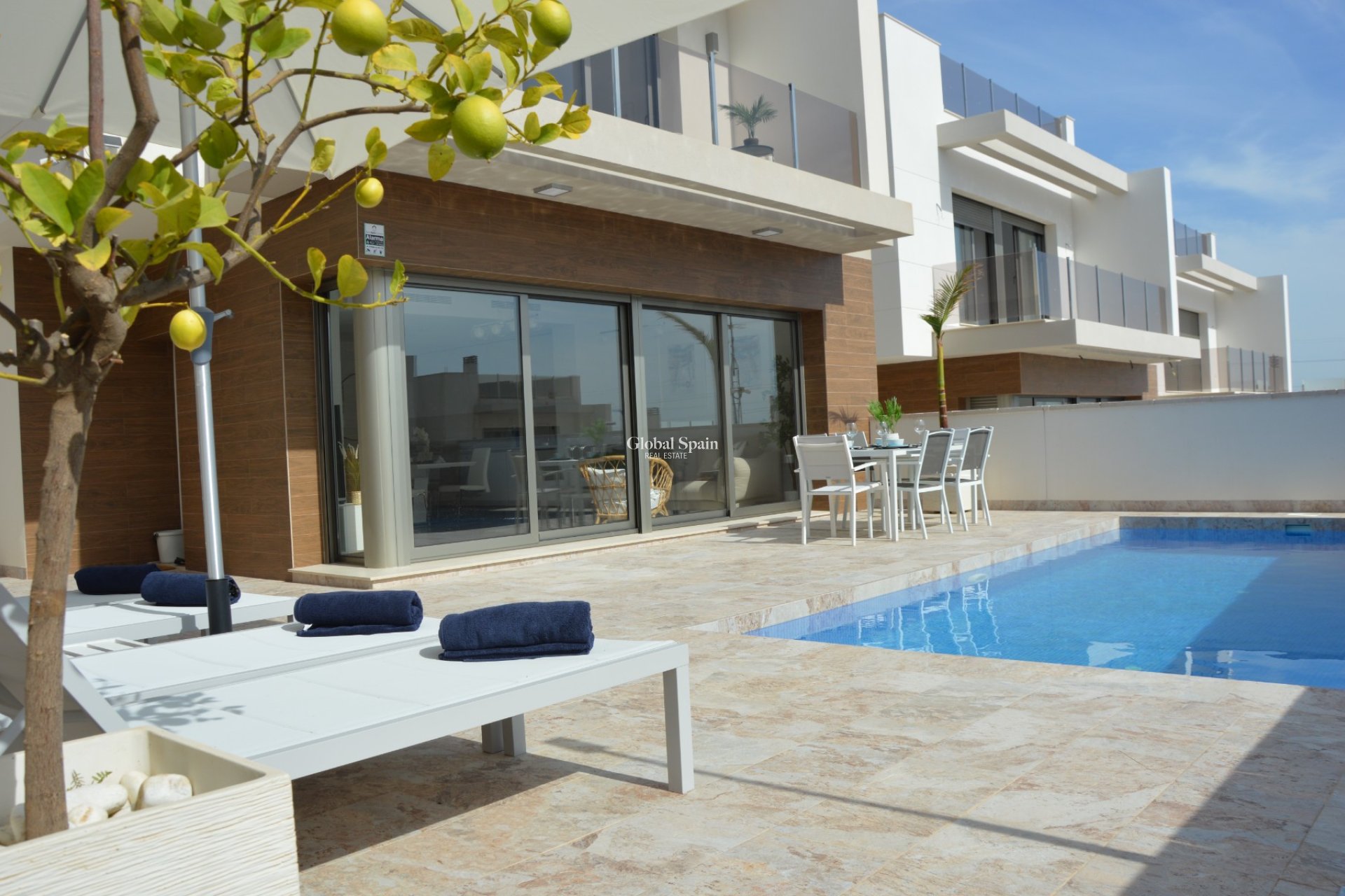 Revente - VILLA -
VILLAMARTÍN - Villamartin