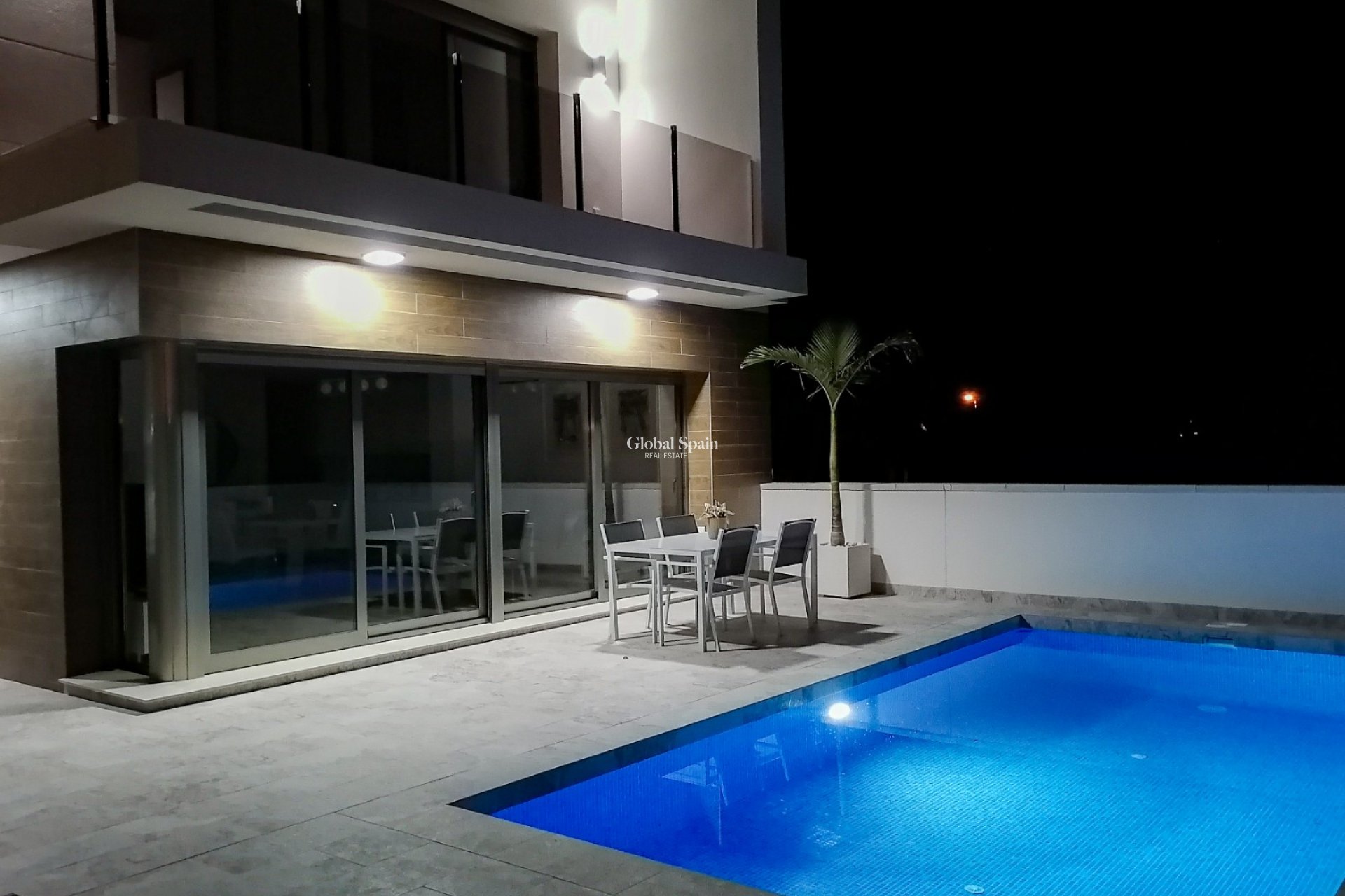 Revente - VILLA -
VILLAMARTÍN - Villamartin