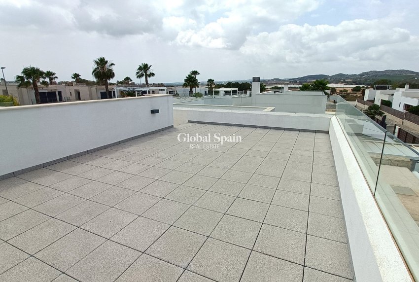 Revente - VILLA -
VISTABELLA GOLF  - Inland