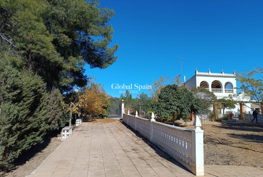 Revente - VILLA -
YECLA - Inland