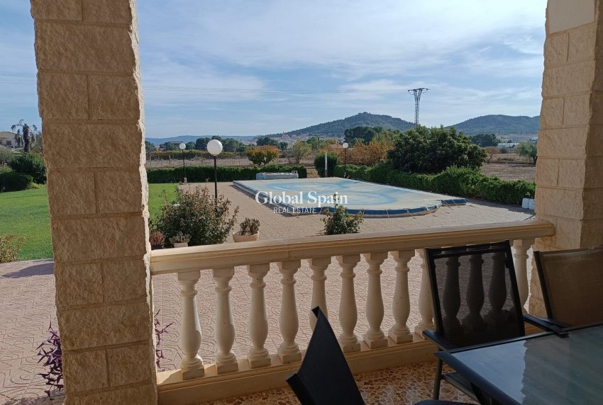 Revente - VILLA -
YECLA - Inland