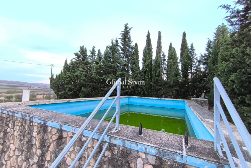 Revente - VILLA -
YECLA - Inland