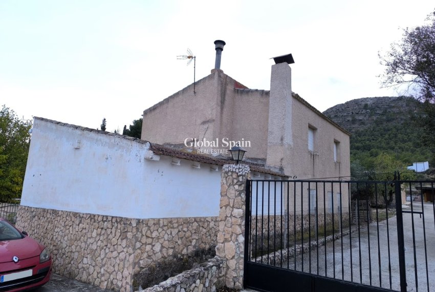 Revente - VILLA -
YECLA - Inland