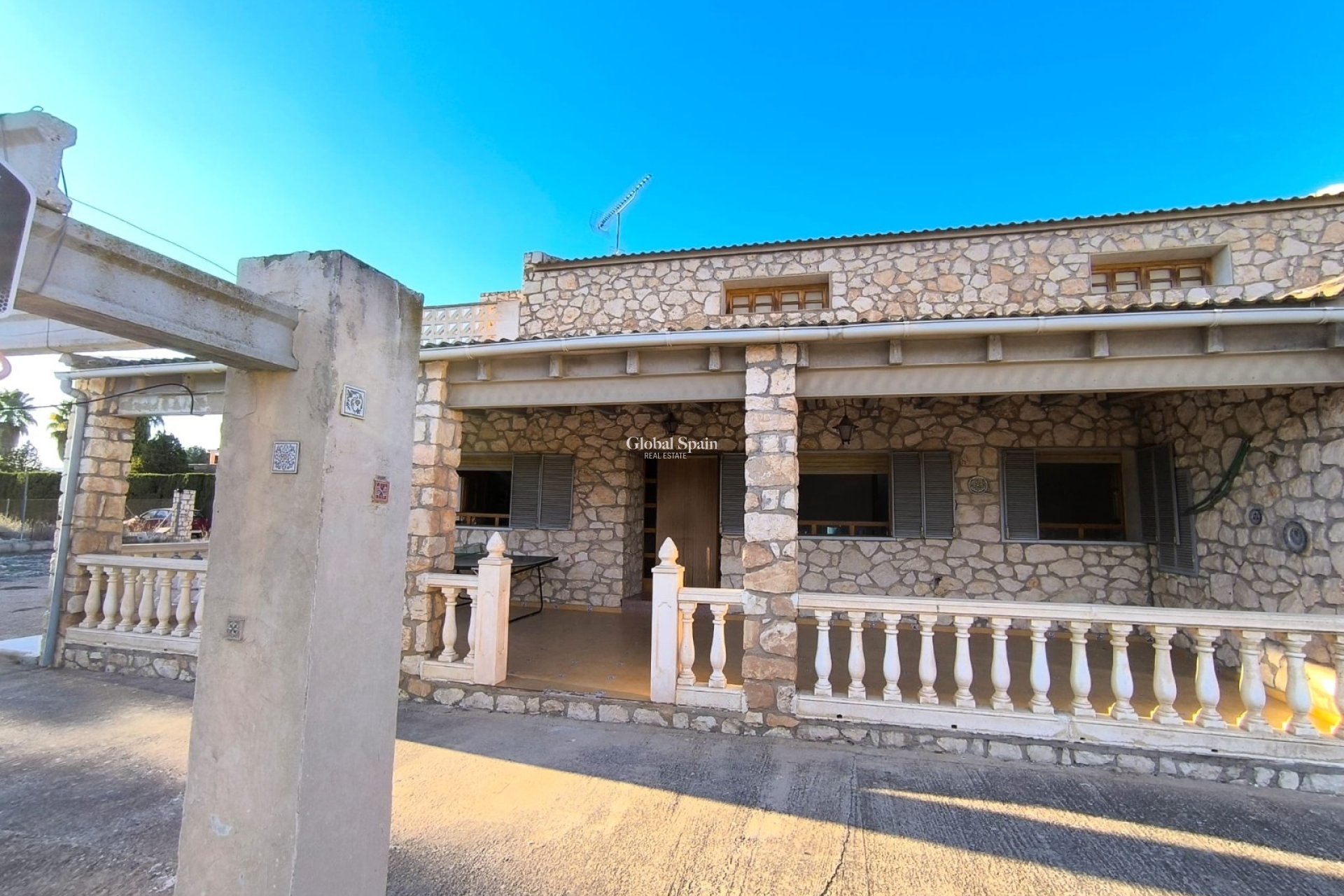 Revente - VILLA -
YECLA - Inland