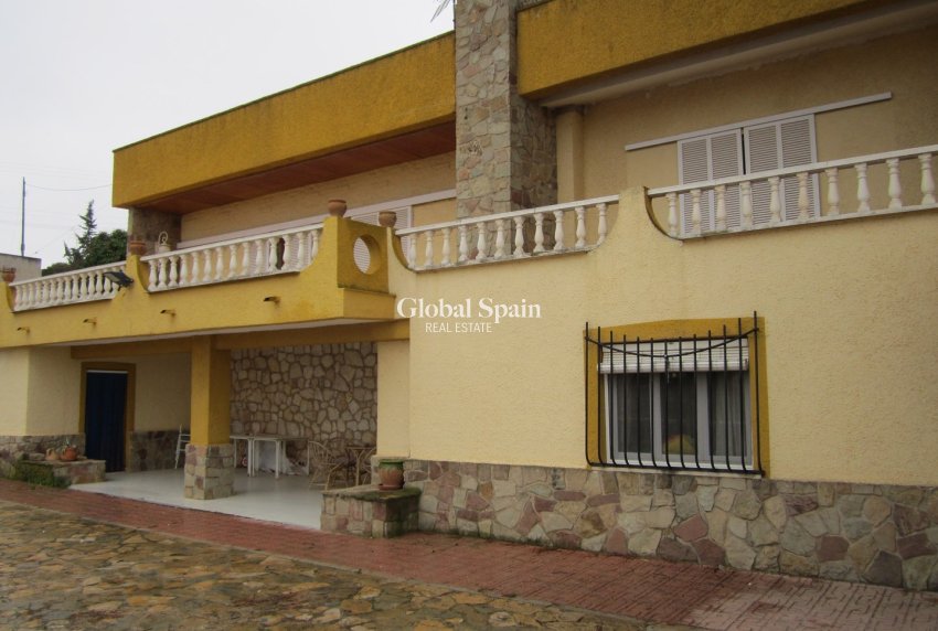 Revente - VILLA -
YECLA - Inland