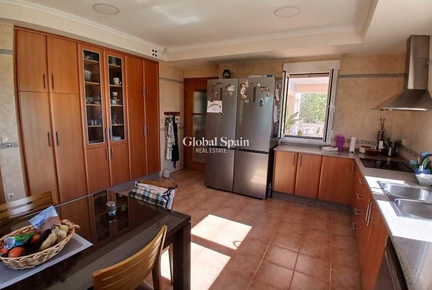 Revente - VILLA -
YECLA - Inland