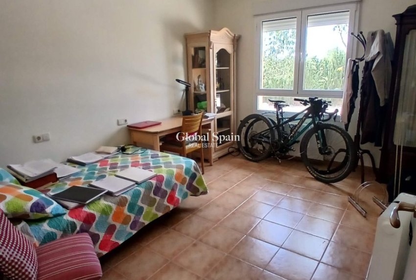 Revente - VILLA -
YECLA - Inland