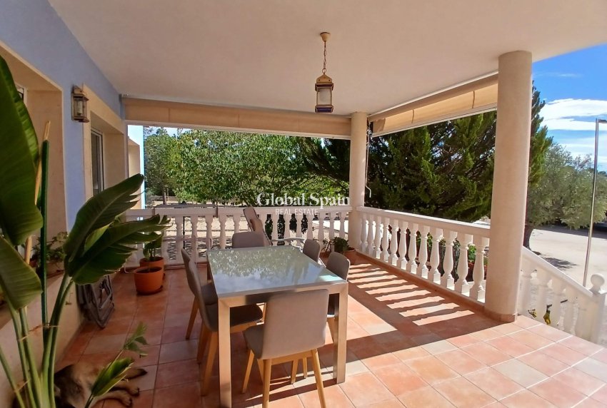 Revente - VILLA -
YECLA - Inland