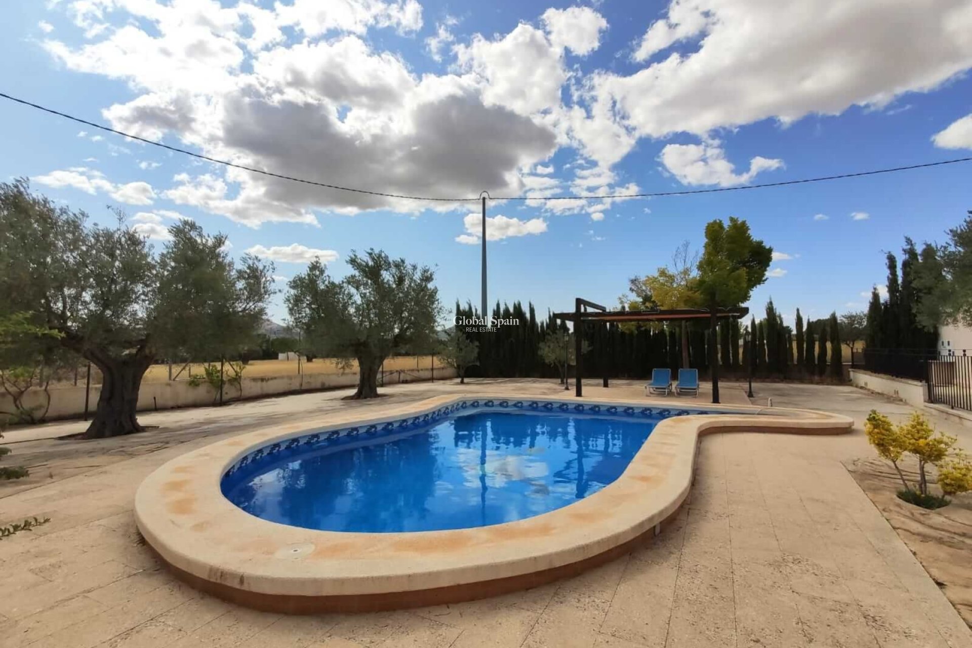 Revente - VILLA -
YECLA - Inland