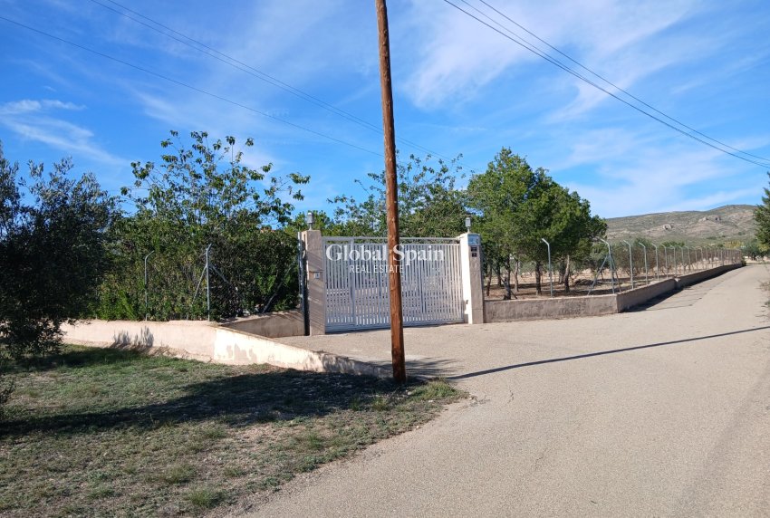 Revente - VILLA -
YECLA - Inland