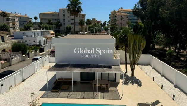 Semi separado - Venta - Albir -
                center