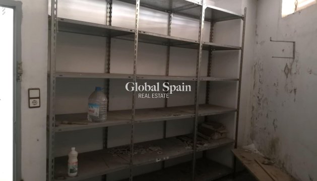 Storeroom - Resale -
                TORREVIEJA - GI-17107