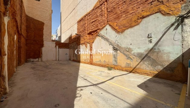 TERRENO - Venta - TORREVIEJA -
                torrevieja