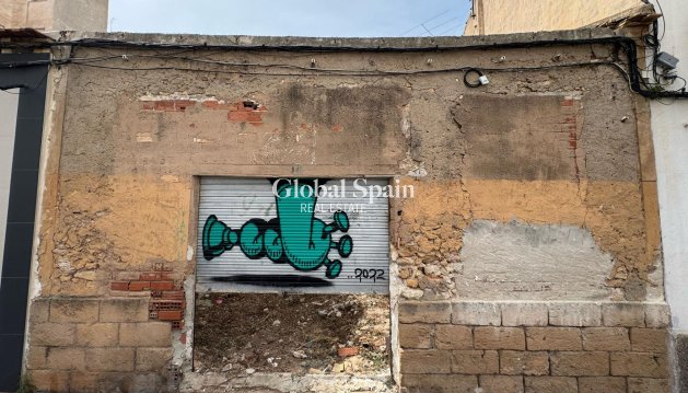 Urban building plot - Resale - TORREVIEJA -
                Centro