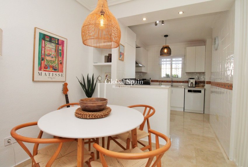 Venta - 2. Casa de pueblo -
ORIHUELA COSTA - VILLAMARTÍN