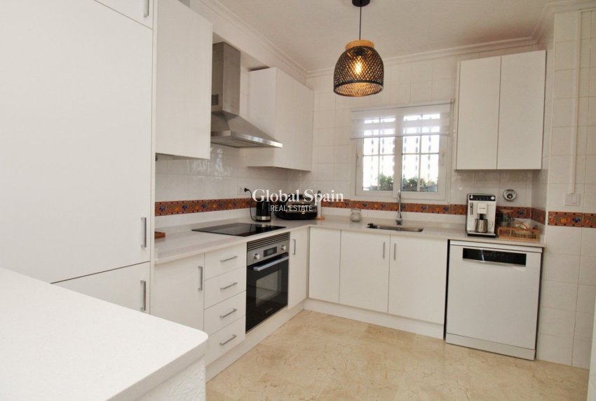 Venta - 2. Casa de pueblo -
ORIHUELA COSTA - VILLAMARTÍN