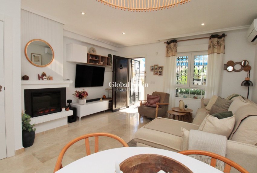 Venta - 2. Casa de pueblo -
ORIHUELA COSTA - VILLAMARTÍN