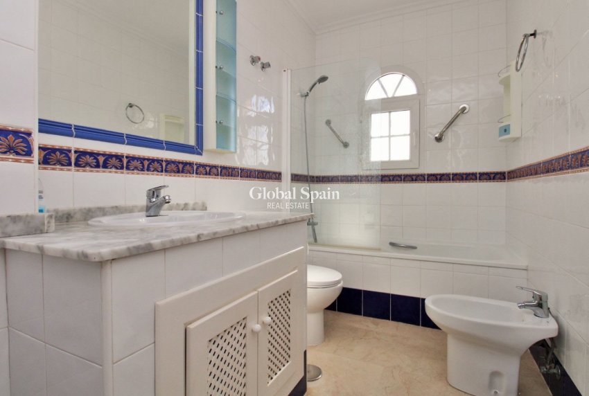 Venta - 2. Casa de pueblo -
ORIHUELA COSTA - VILLAMARTÍN