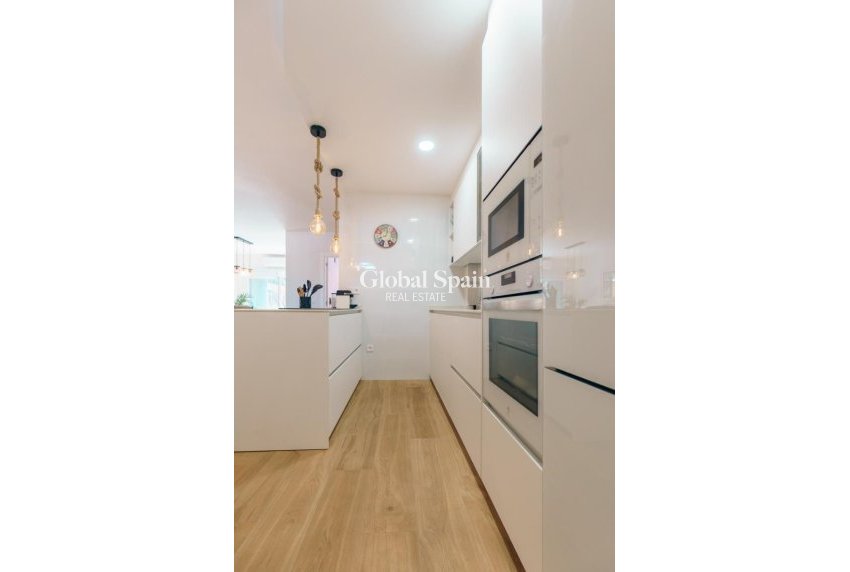 Venta - Apartamento -
Albir - center