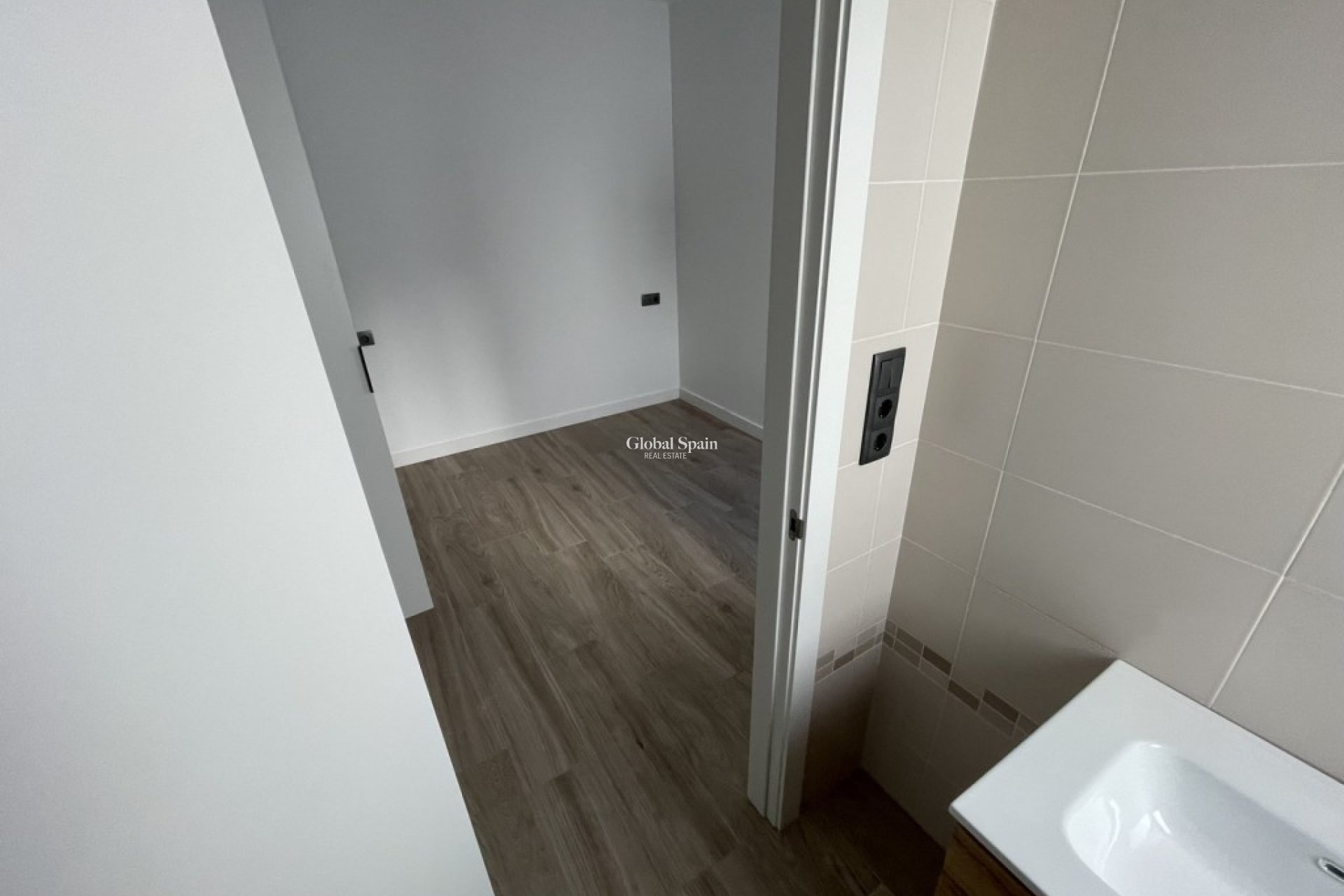 Venta - APARTAMENTO -
ALGORFA - Inland