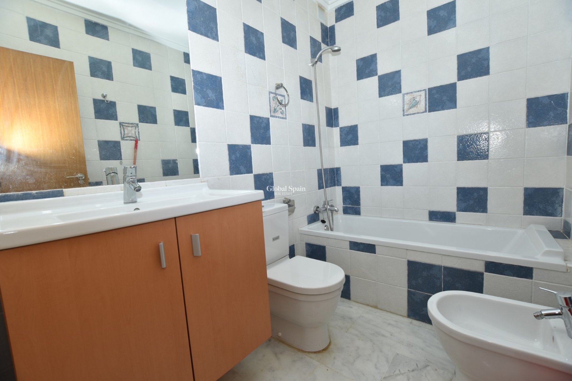 Venta - APARTAMENTO -
ALGORFA - Inland