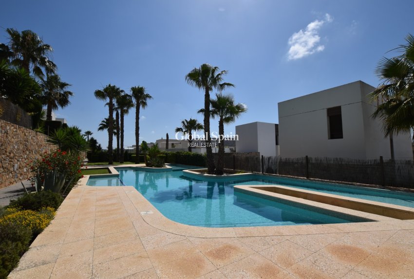 Venta - APARTAMENTO -
ALGORFA - Inland