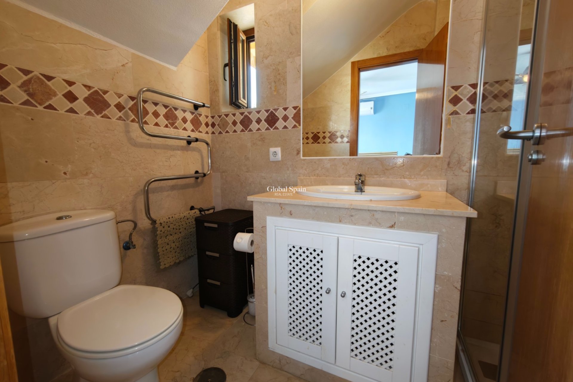 Venta - APARTAMENTO -
ALGORFA - Inland