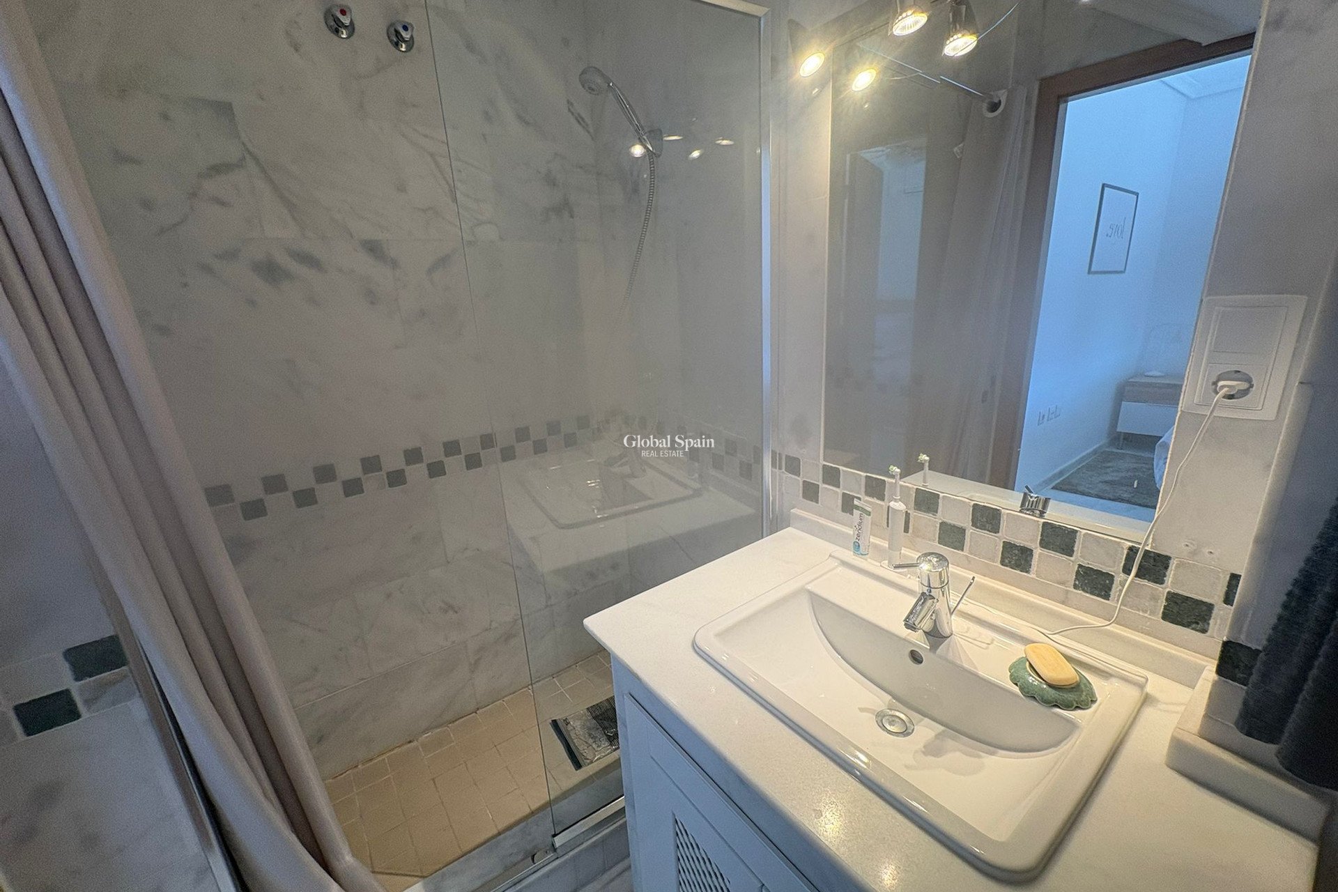 Venta - APARTAMENTO -
ALGORFA - LA FINCA GOLF / ALGORFA