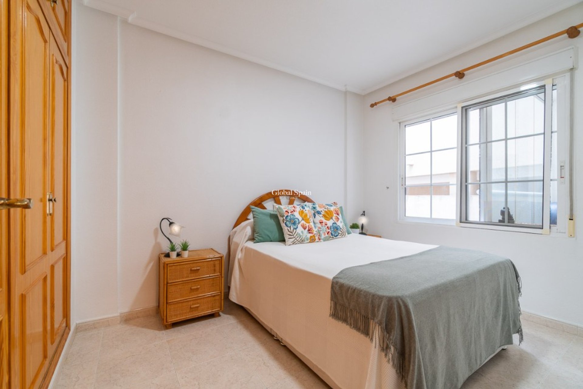 Venta - Apartamento -
ALGORFA