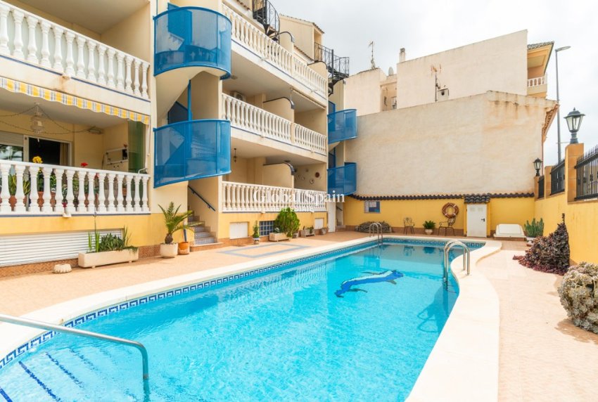 Venta - Apartamento -
ALGORFA