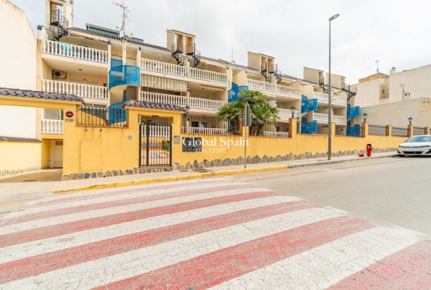 Venta - Apartamento -
ALGORFA