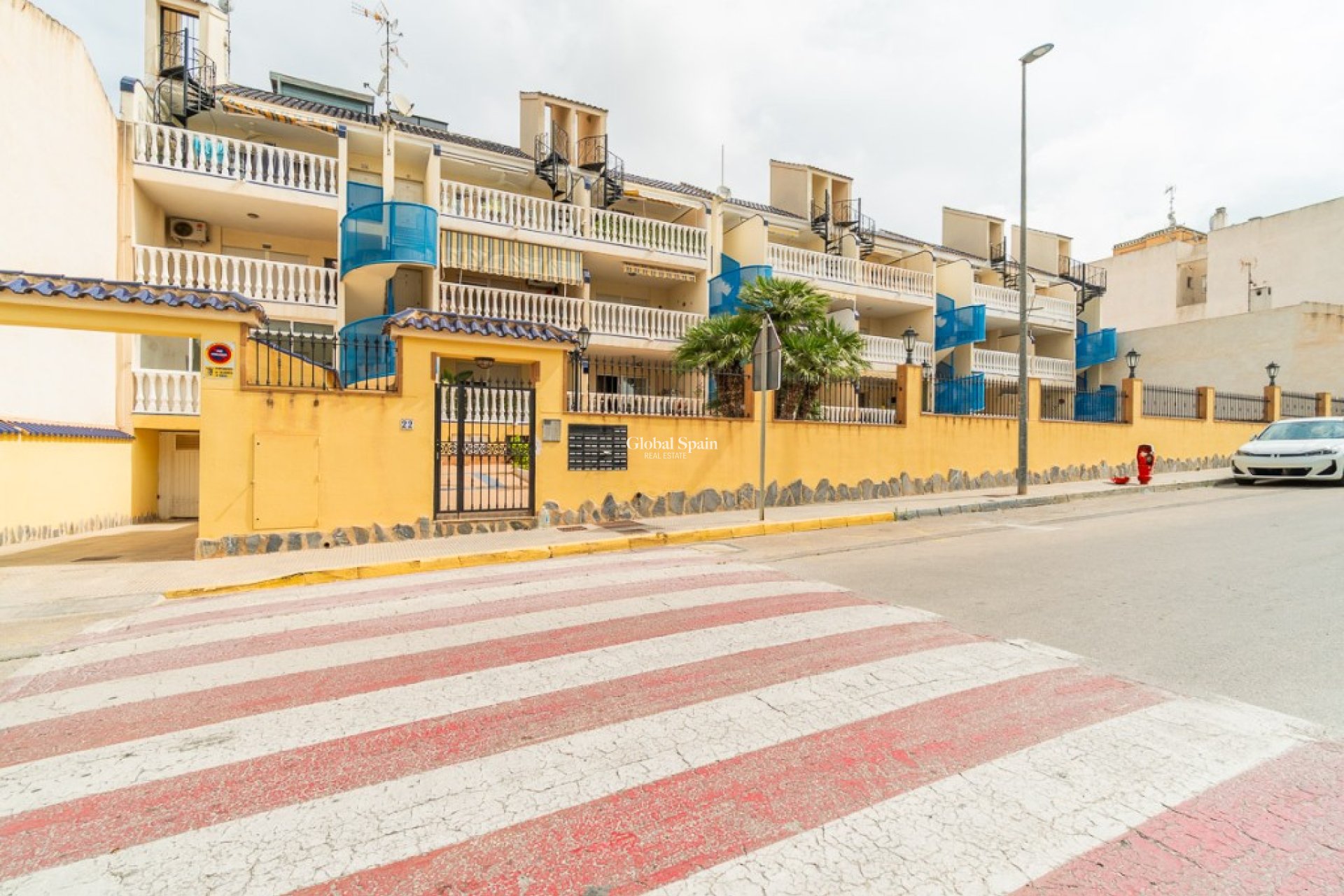 Venta - Apartamento -
ALGORFA