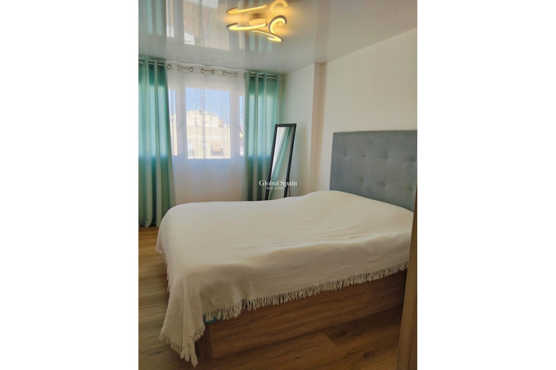 Venta - APARTAMENTO -
ALICANTE - Altozano
