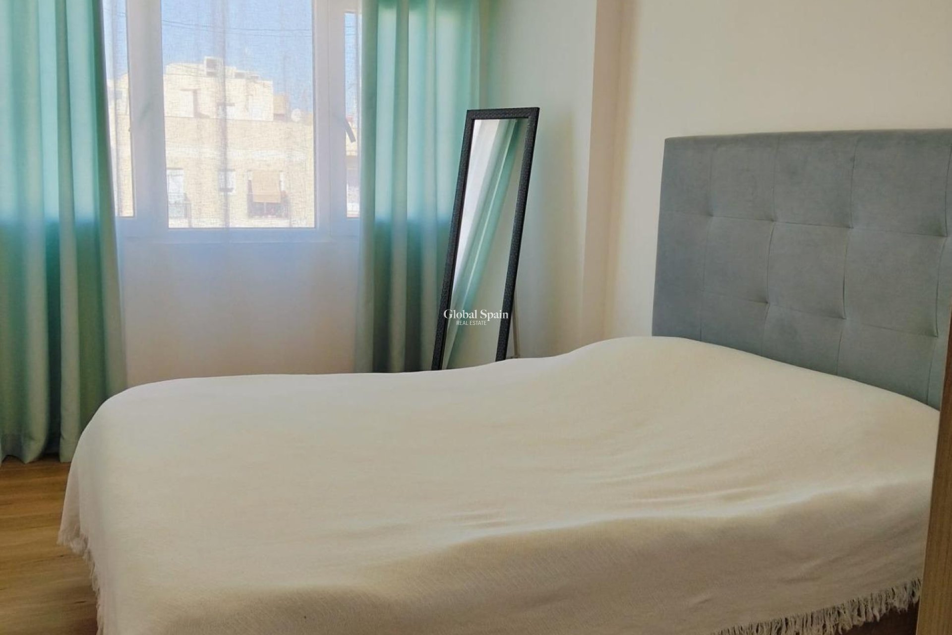 Venta - APARTAMENTO -
ALICANTE - Altozano